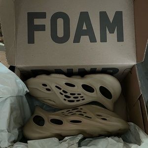 Yeezy Foam Runners ‘Ochre’